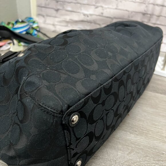 COACH SOHO BLACK LEATHER SATCHEL HANDBAG SNAP FLAP GOLD BUCKLE CLOSURE - Picture 4 of 6